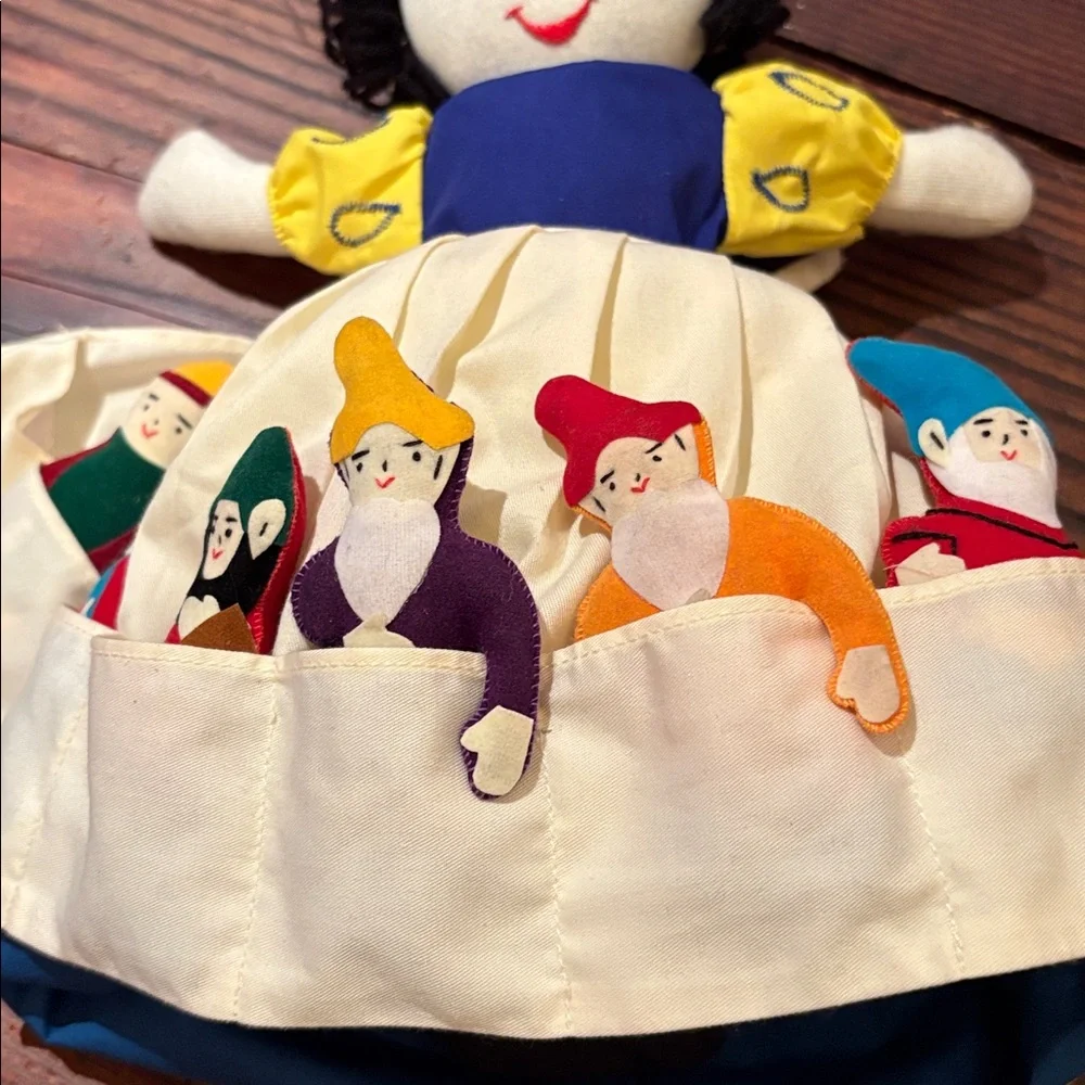 Three-in-One Snow White, Prince, Evil Queen Doll with Dwarfs (6)